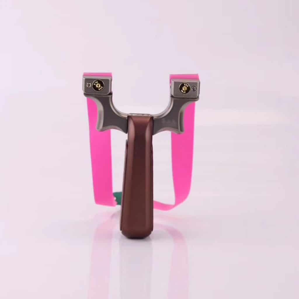 Slingshot with adjustable fork width